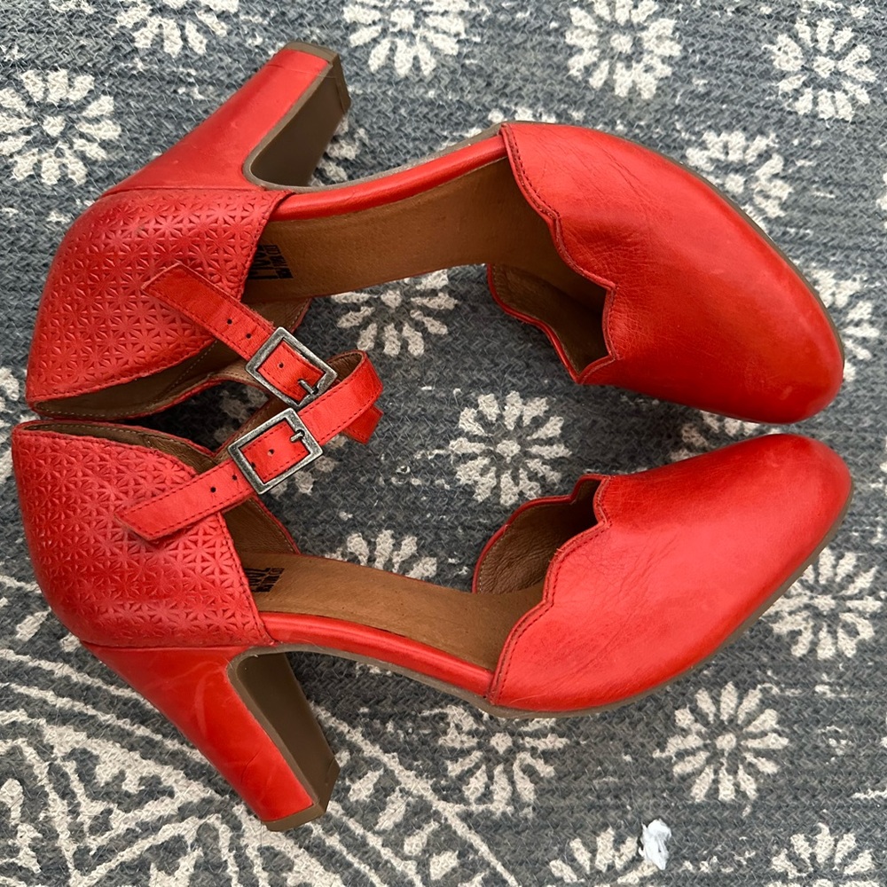 Miz Mooz Vibrant Red Wedge Shoes - Picture 2 of 6